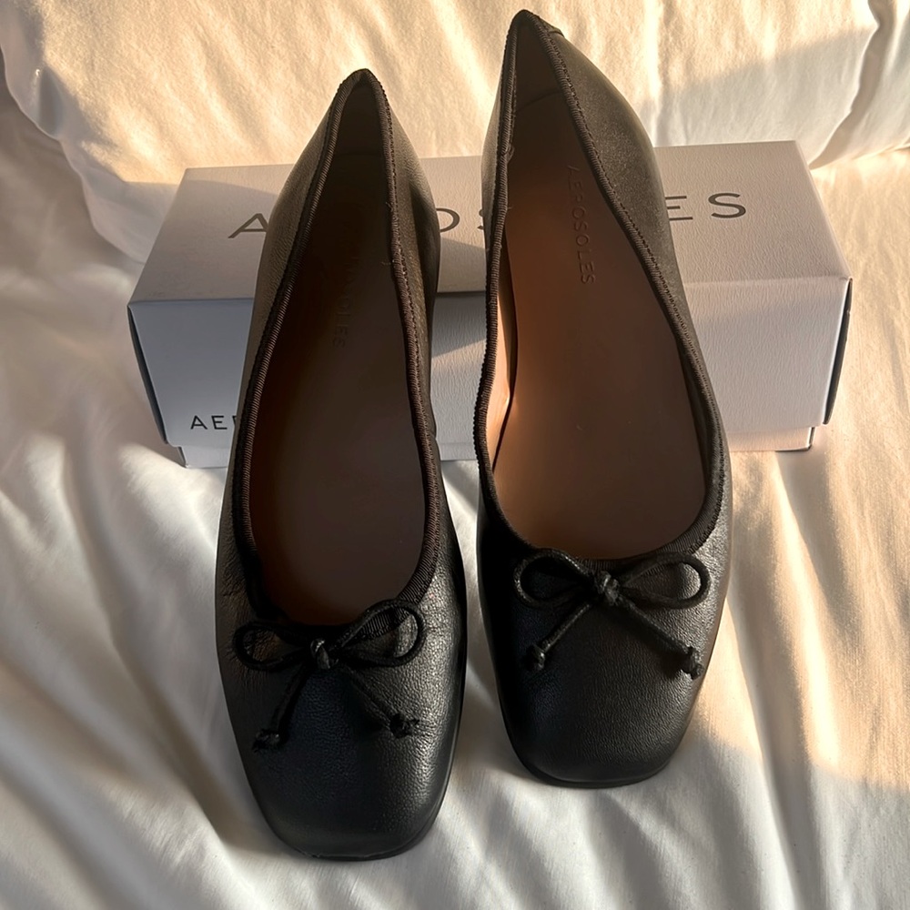 Aerosole Black Bow Flats 8.5